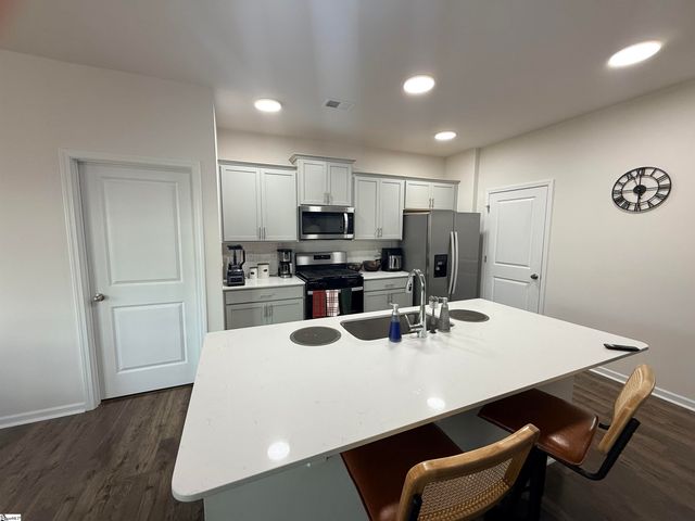 932 Greyford Lane, Woodruff, SC 29388