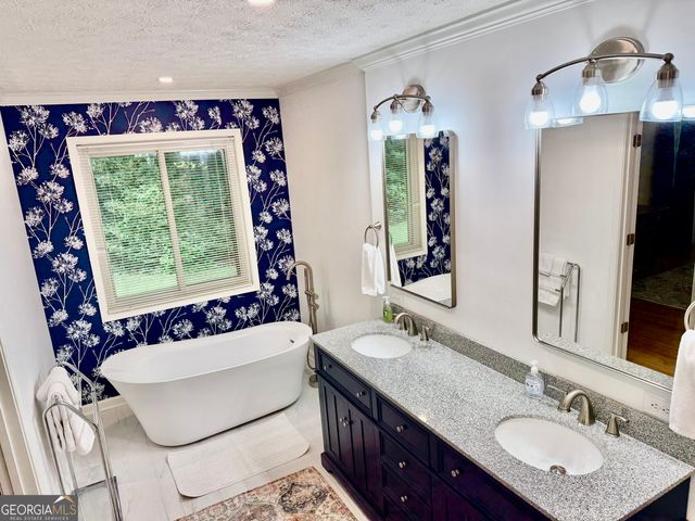 10 Dover Trail, Peachtree City, GA 30269