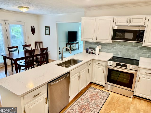 10 Dover Trail, Peachtree City, GA 30269