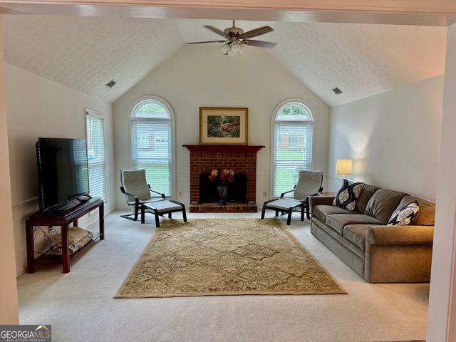 10 Dover Trail, Peachtree City, GA 30269