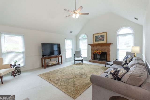 10 Dover Trail, Peachtree City, GA 30269