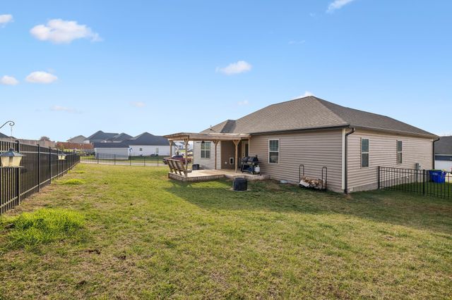 1203 Fredricksburg St, Franklin, KY 42134