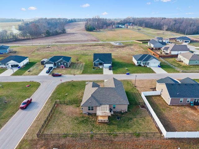 1203 Fredricksburg St, Franklin, KY 42134