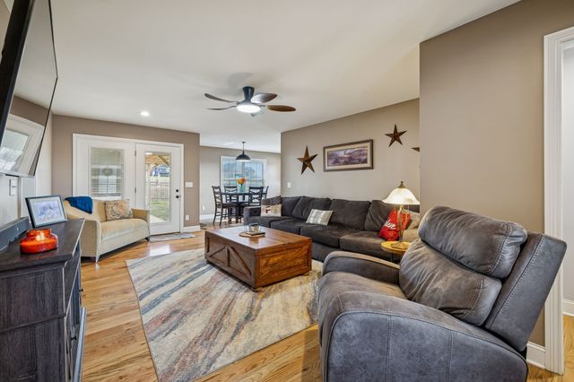 1203 Fredricksburg St, Franklin, KY 42134