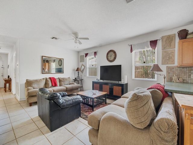 6055 7th Place, Vero Beach, FL 32968