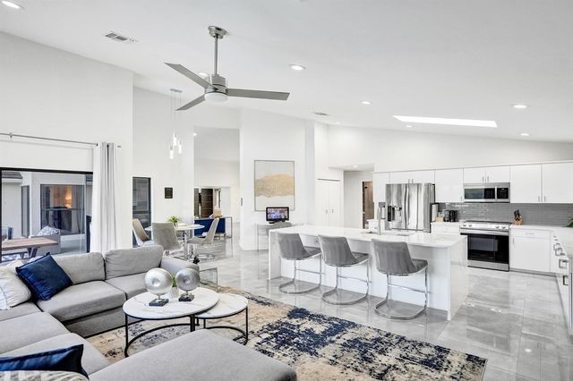 10875 Boca Woods Lane, Boca Raton, FL 33428