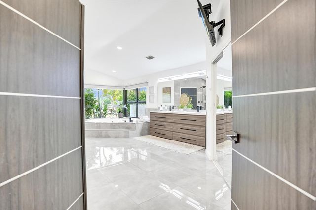 10875 Boca Woods Lane, Boca Raton, FL 33428