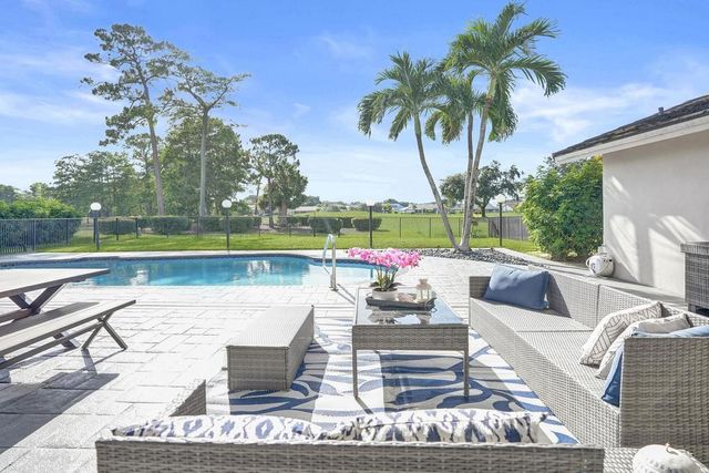 10875 Boca Woods Lane, Boca Raton, FL 33428