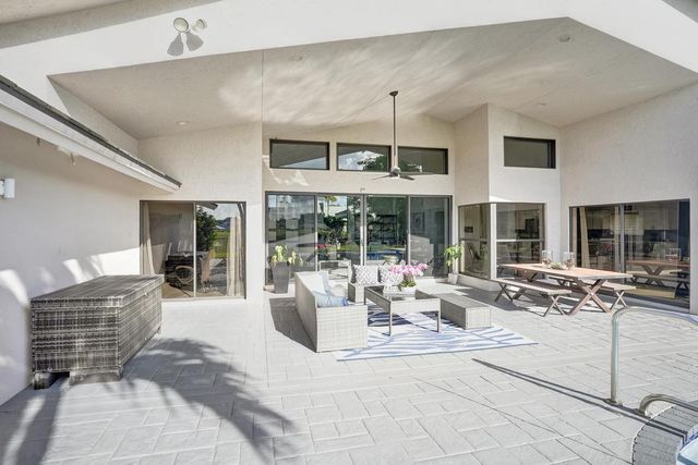 10875 Boca Woods Lane, Boca Raton, FL 33428