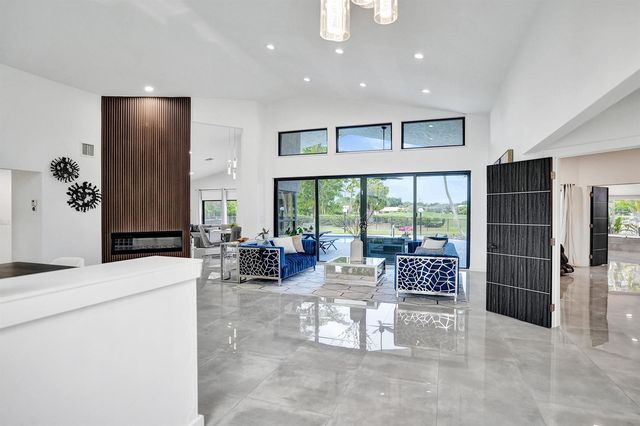 10875 Boca Woods Lane, Boca Raton, FL 33428
