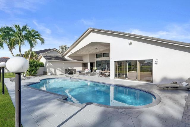 10875 Boca Woods Lane, Boca Raton, FL 33428