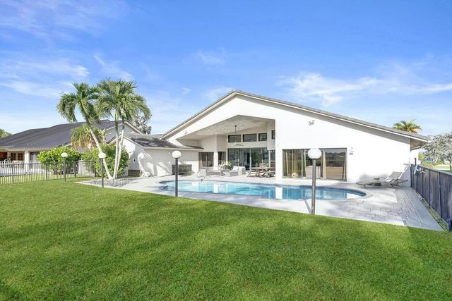 10875 Boca Woods Lane, Boca Raton, FL 33428