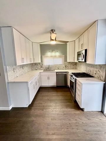 15 Beverly Hill 2, Canton, MA 02021