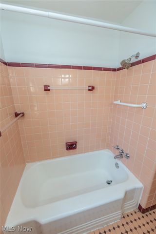 18119 Windward Road, Cleveland, OH 44119