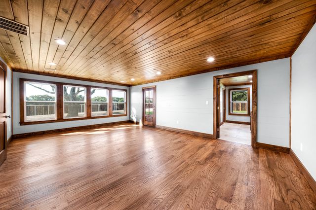 5900 County Road 3704, Athens, TX 75752