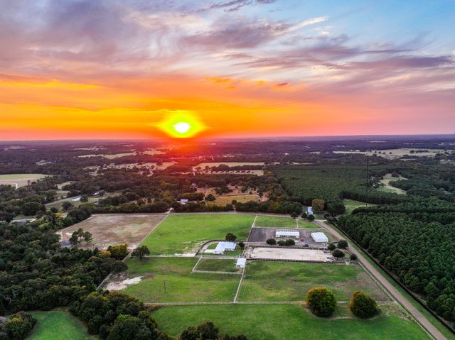 5900 County Road 3704, Athens, TX 75752