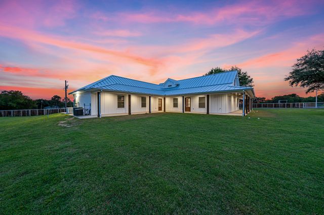5900 County Road 3704, Athens, TX 75752