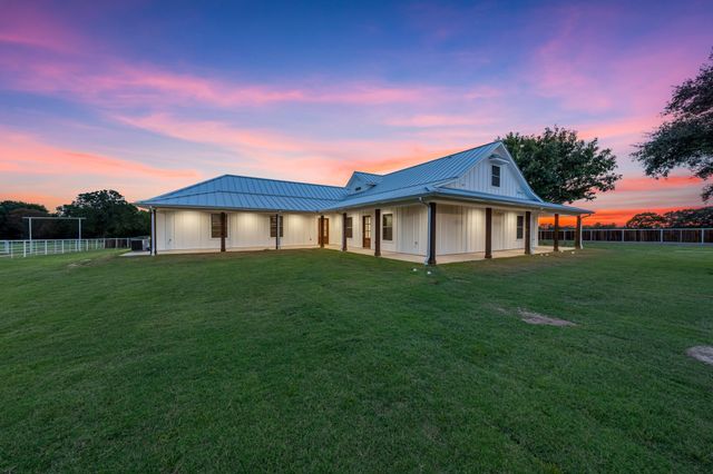5900 County Road 3704, Athens, TX 75752