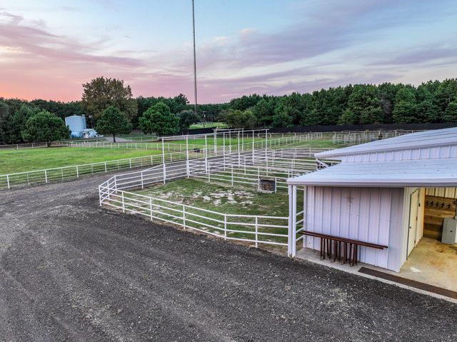 5900 County Road 3704, Athens, TX 75752