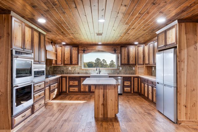 5900 County Road 3704, Athens, TX 75752