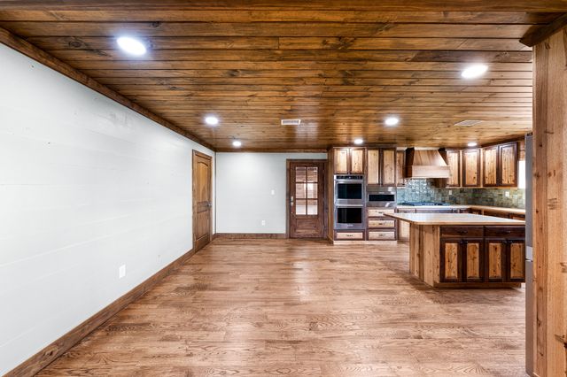 5900 County Road 3704, Athens, TX 75752