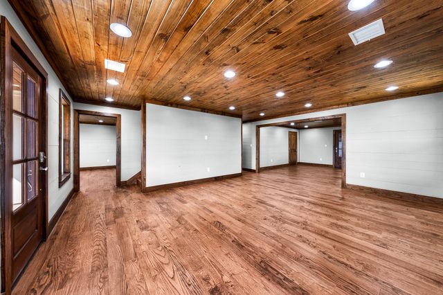 5900 County Road 3704, Athens, TX 75752