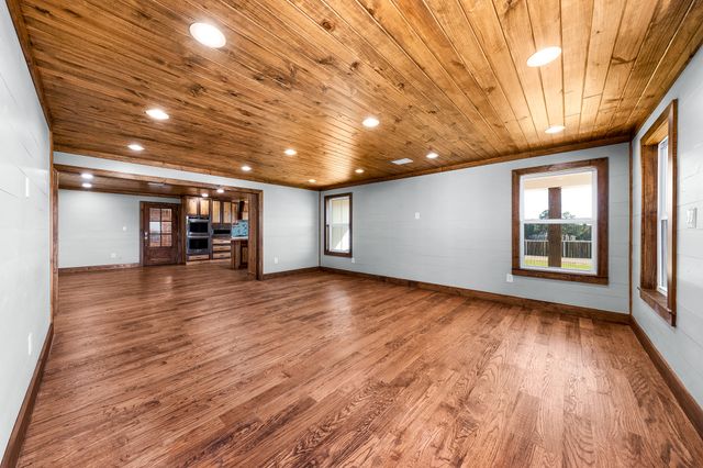 5900 County Road 3704, Athens, TX 75752