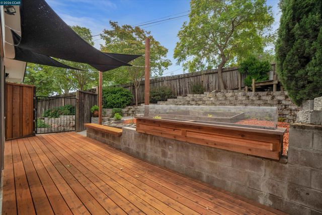 125 Foster St, Martinez, CA 94553