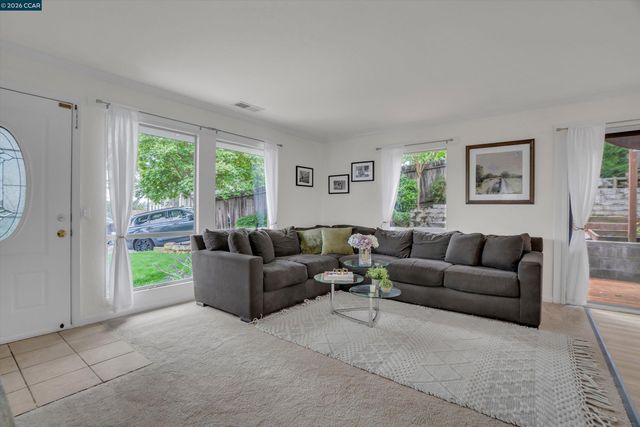 125 Foster St, Martinez, CA 94553
