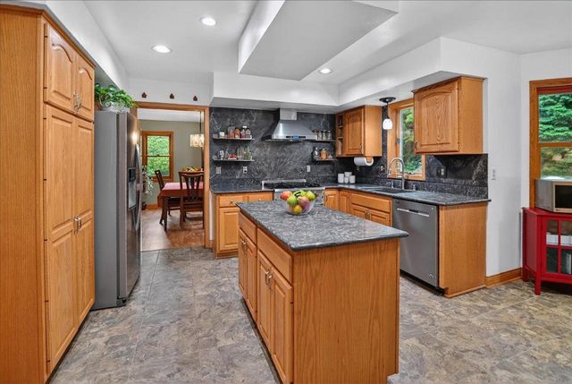 2292 Dahlk Circle, Verona, WI 53593