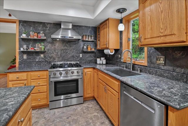 2292 Dahlk Circle, Verona, WI 53593
