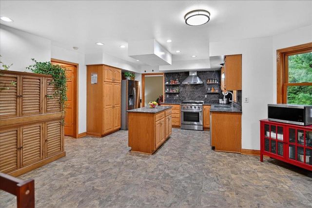 2292 Dahlk Circle, Verona, WI 53593