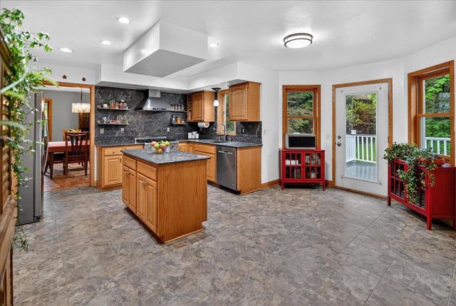 2292 Dahlk Circle, Verona, WI 53593