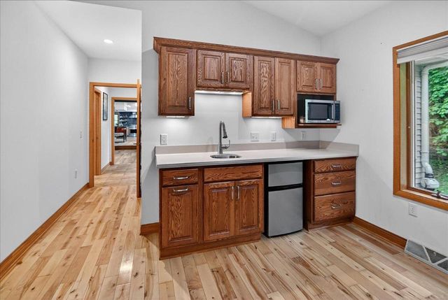2292 Dahlk Circle, Verona, WI 53593