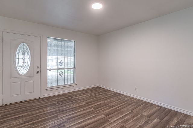 6142 lawn valley, San Antonio, TX 78242