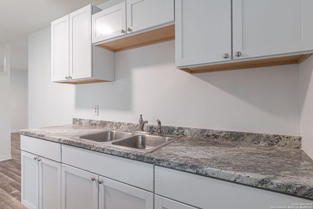 6142 lawn valley, San Antonio, TX 78242