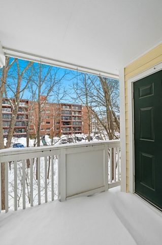 311 Gazebo Cir 311, Reading, MA 01867