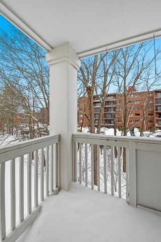 311 Gazebo Cir 311, Reading, MA 01867