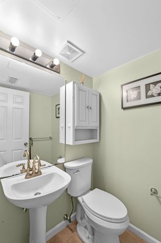 311 Gazebo Cir 311, Reading, MA 01867