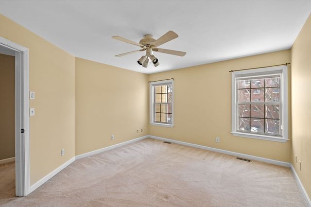 311 Gazebo Cir 311, Reading, MA 01867