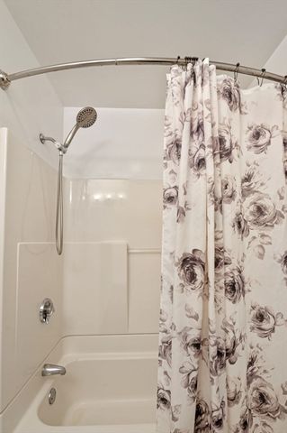 311 Gazebo Cir 311, Reading, MA 01867