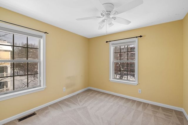 311 Gazebo Cir 311, Reading, MA 01867