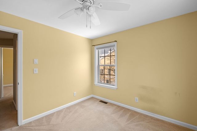 311 Gazebo Cir 311, Reading, MA 01867