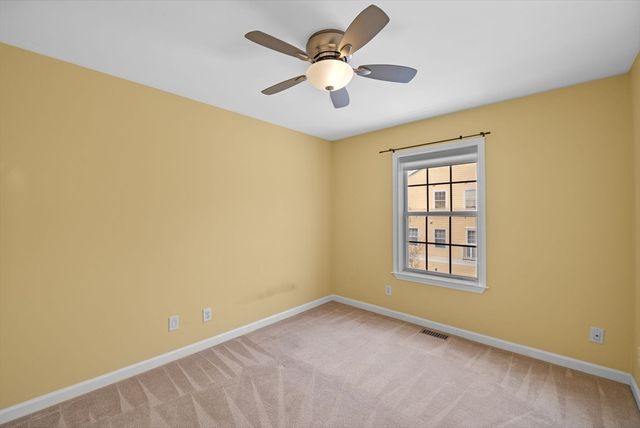 311 Gazebo Cir 311, Reading, MA 01867