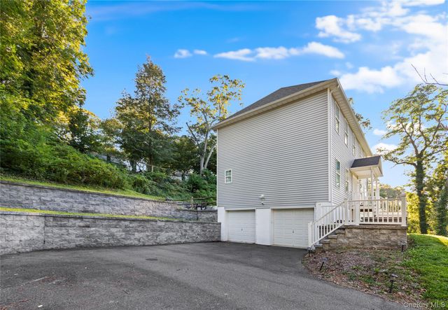 24 Belmont Road, Sound Beach, NY 11789