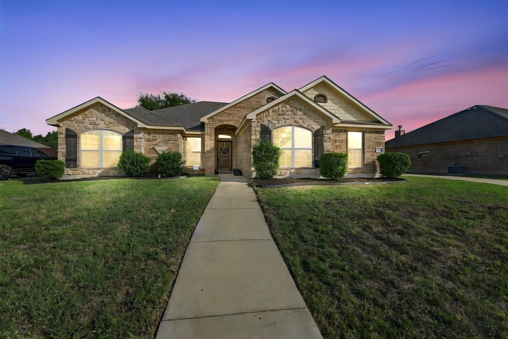 913 Sage Meadow Drive, Glenn Heights, TX 75154 — photo 2