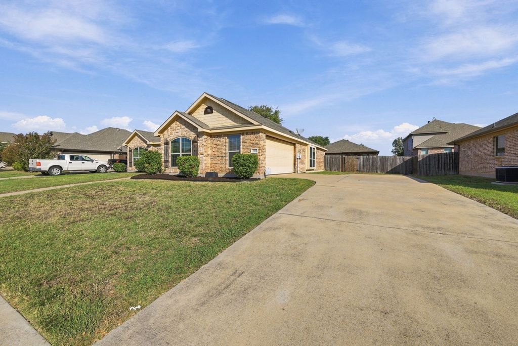 913 Sage Meadow Drive, Glenn Heights, TX 75154 — photo 4