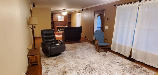 1109 Ellis Ct, Chapmansboro, TN 37035