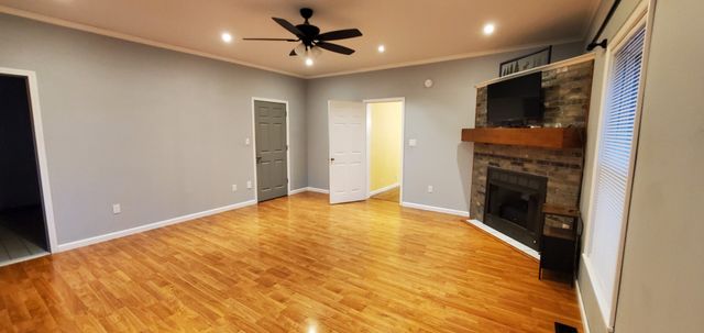 1109 Ellis Ct, Chapmansboro, TN 37035