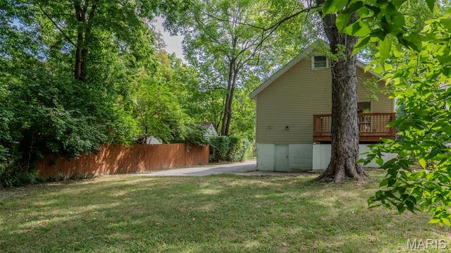 2427 Leslie Avenue, Overland, MO 63114